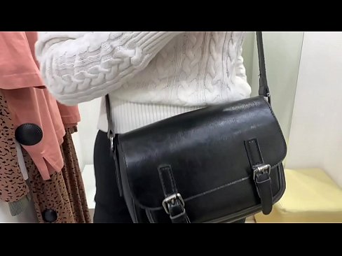 ❤️ Masturbasi umum saka asu enom FeralBerry karo dildo ing kamar fitting ️ Porno ing kita% jv.porngifmag.ru%